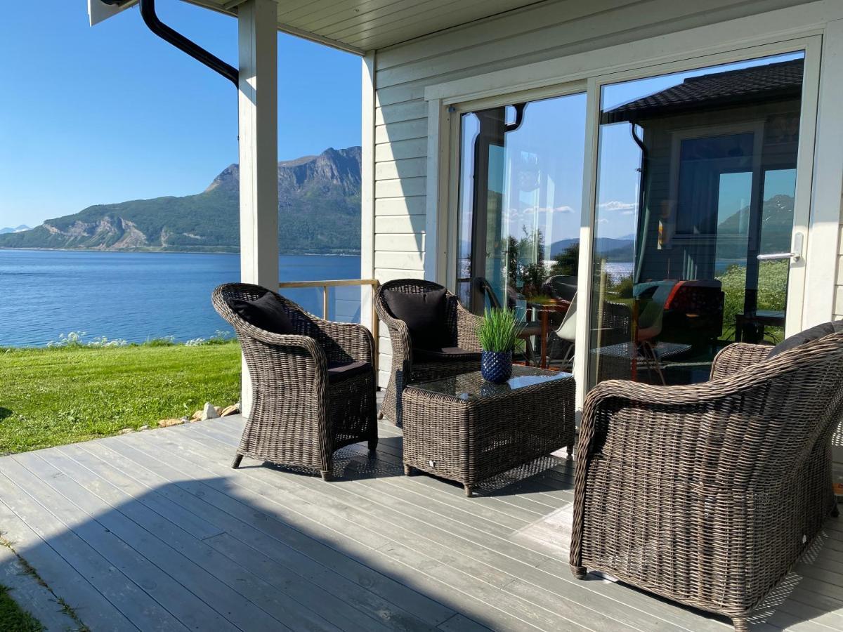 Nice Little House Right By The Sea, Stunning View Rensa Zewnętrze zdjęcie